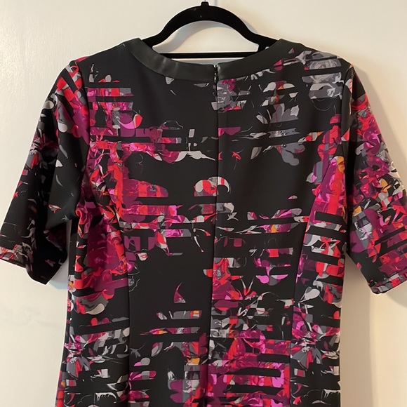 EUC graphic print sheath dress. Final markdown! - Picture 4 of 6